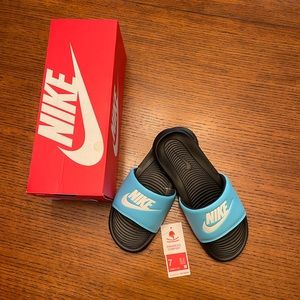 Nike Victoria One Slide
